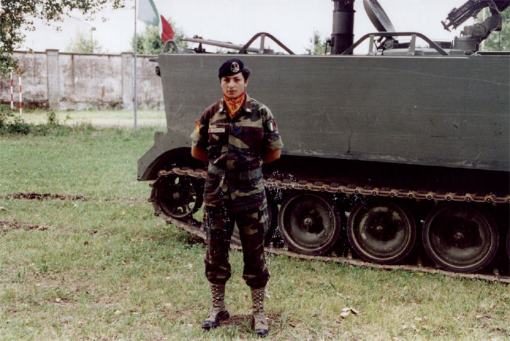 Il Caporale Maria Luisa Giordano, Prima donna al Reggimento Lagunari "Serenissima" dal gennaio 2002.