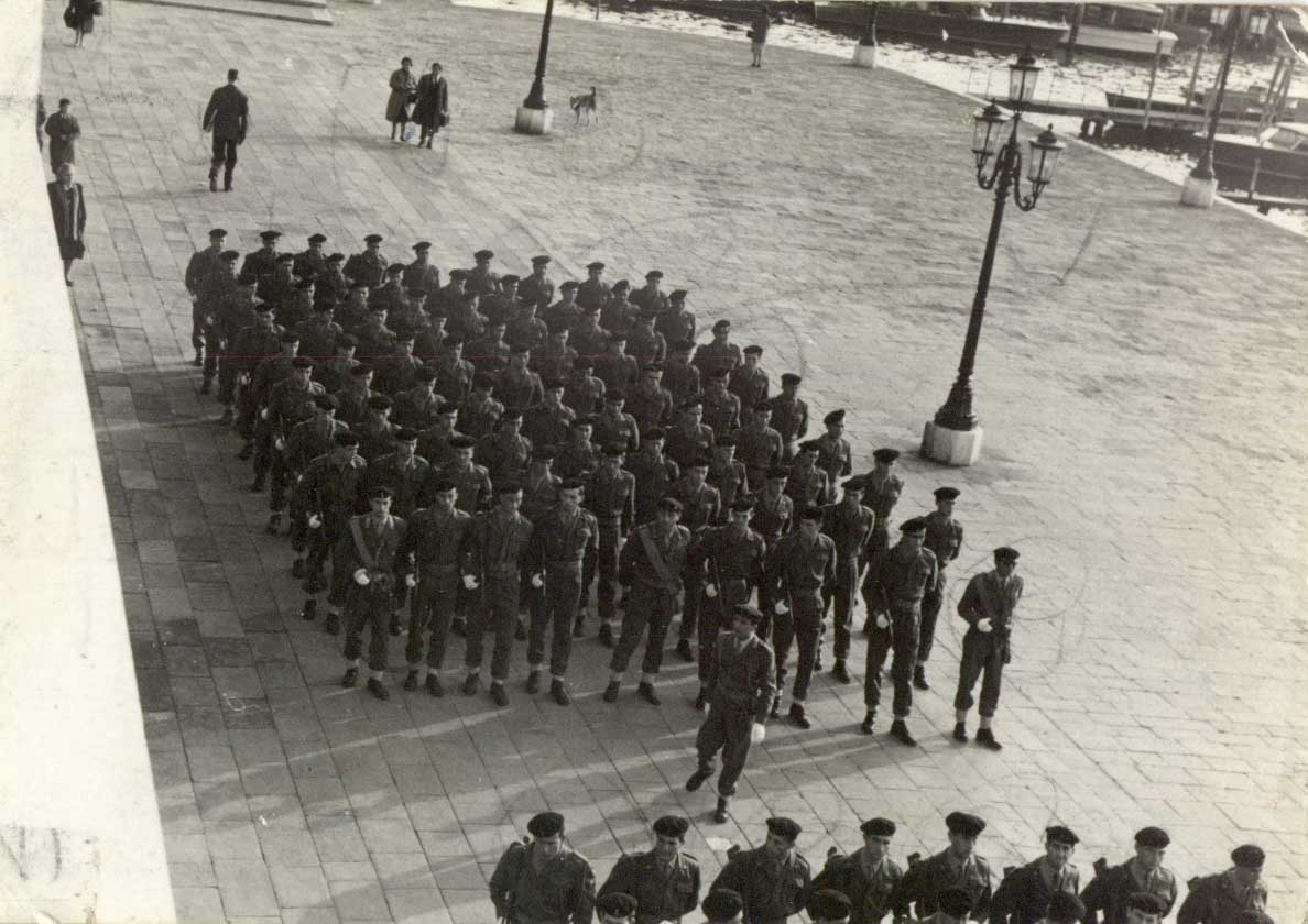 Consegna della Bandiera di Guerra al Rgp. Lagunare - Venezia, 1959